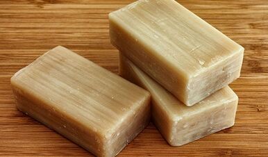 σαπούνι πλυντηρίου για τον καθαρισμό του σώματος από τα παράσιτα